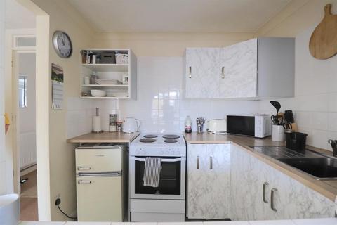 2 bedroom flat to rent, Goldsmith Avenue, Southsea PO4