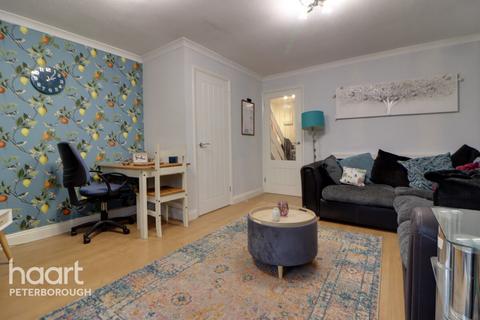 2 bedroom terraced house to rent, Tantallon Court, PETERBOROUGH