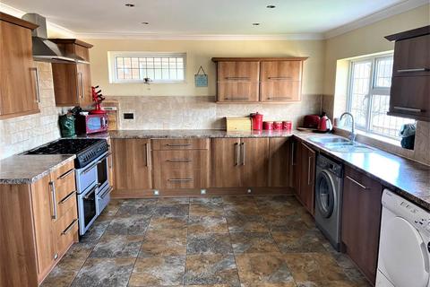 1 bedroom in a house share to rent, Cock Road, Kingswood, Bristol