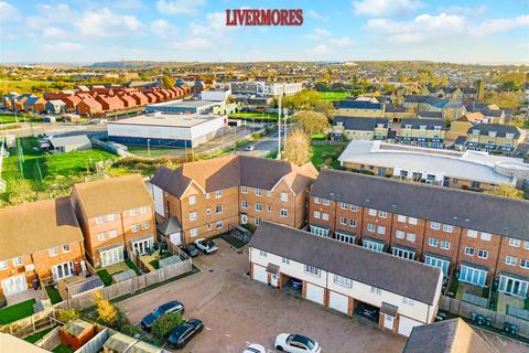 2 bedroom mews for sale, Malt Kiln Place, Dartford