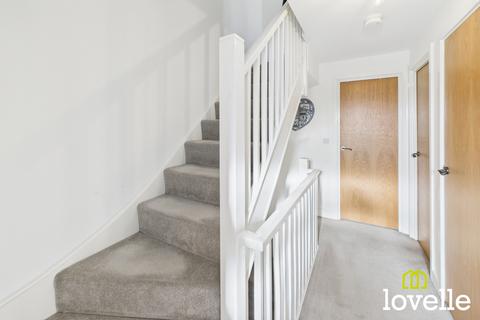 4 bedroom semi-detached house for sale, Frances Brady Way, Hull HU9