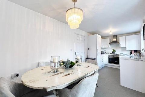 3 bedroom detached house to rent, Lundhill Drive, Wombwell, Barnsley, South Yorkshire