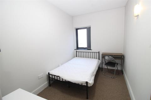 5 bedroom flat to rent, Darran Street, Cardiff CF24