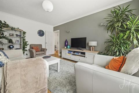 2 bedroom apartment for sale, Long Oaks Court, Sketty, Swansea