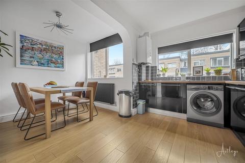 2 bedroom apartment for sale, Long Oaks Court, Sketty, Swansea