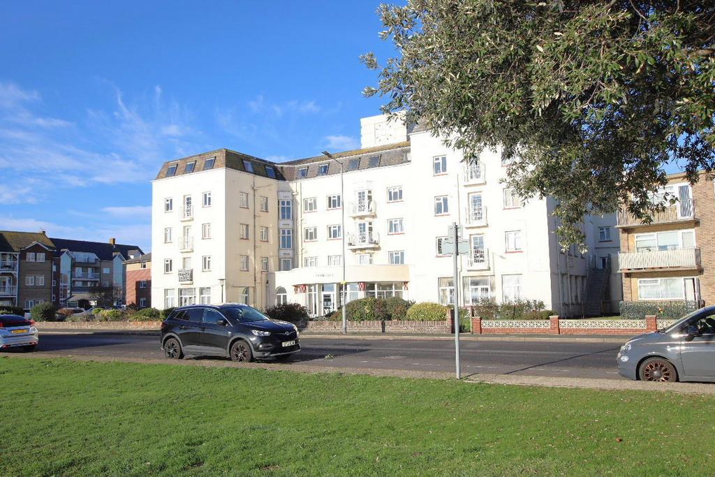 Oulton Hall, Marine Parade East