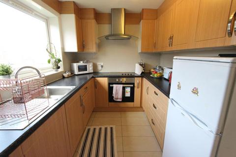 2 bedroom flat to rent, The Limes Avenue, London N11