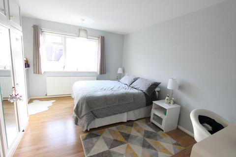 2 bedroom flat to rent, The Limes Avenue, London N11