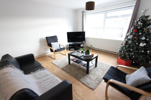 2 bedroom flat to rent, The Limes Avenue, London N11
