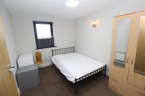 5 bedroom flat to rent, Darran Street, Cardiff CF24