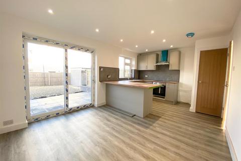 3 bedroom house to rent, Little Headley Close, Bristol