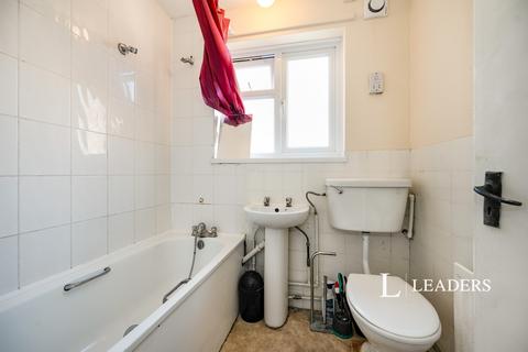 4 bedroom flat to rent, Elm Grove, Southsea, PO5