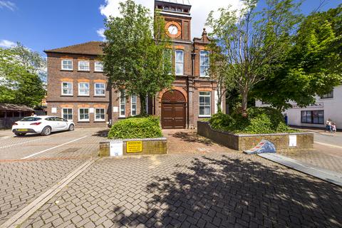1 bedroom house of multiple occupation to rent, Room, The Clock House, Frogmoor, High Wycombe, Buckinghamshire, HP13 5DL