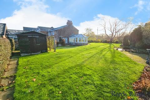 undefined, Dicklow Cob, Macclesfield SK11