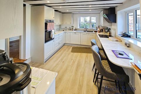 undefined, Dicklow Cob, Macclesfield SK11