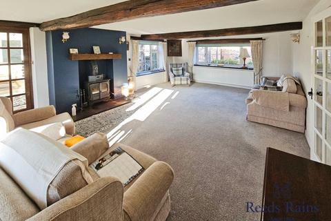 undefined, Dicklow Cob, Macclesfield SK11
