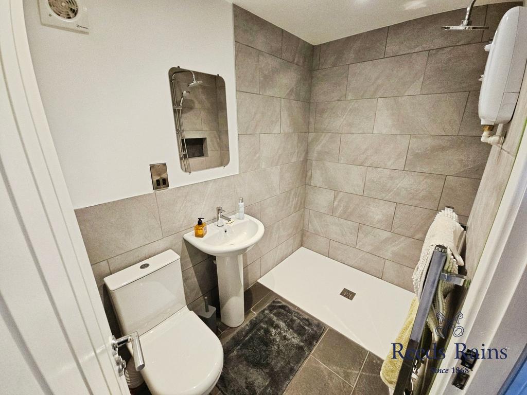 Ground Floor Shower