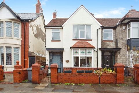 4 bedroom end of terrace house for sale, Hall Avenue, Blackpool FY4