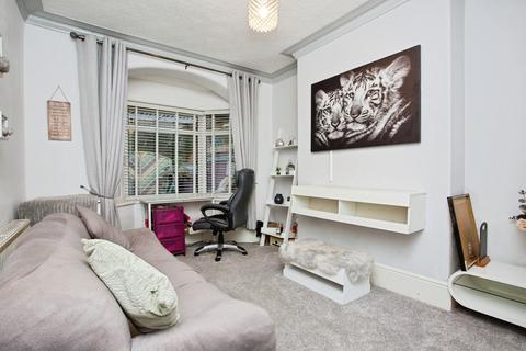 4 bedroom end of terrace house for sale, Hall Avenue, Blackpool FY4