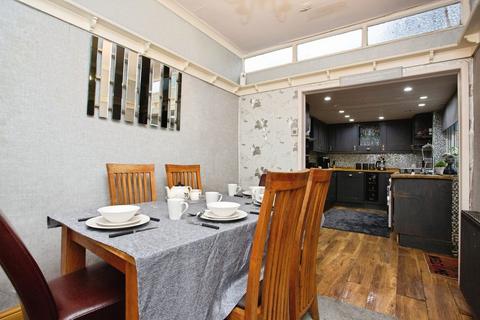 4 bedroom end of terrace house for sale, Hall Avenue, Blackpool FY4