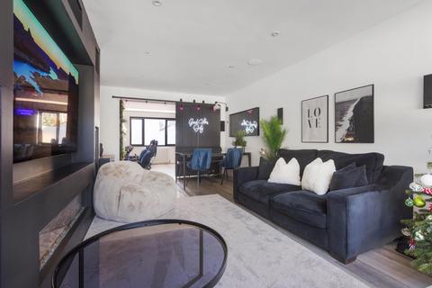 undefined, Acton W3