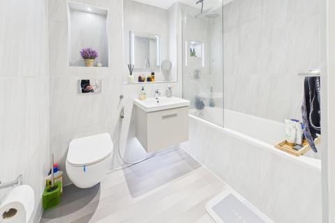 1 bedroom apartment for sale, Stoke Road, Slough, Berkshire, SL2