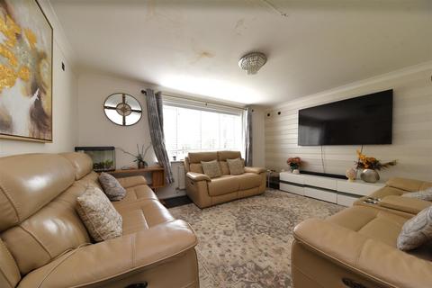 undefined, Jackdaw Close, Stevenage