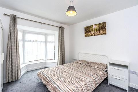 4 bedroom terraced house to rent, Milton Road, Hampshire SO15