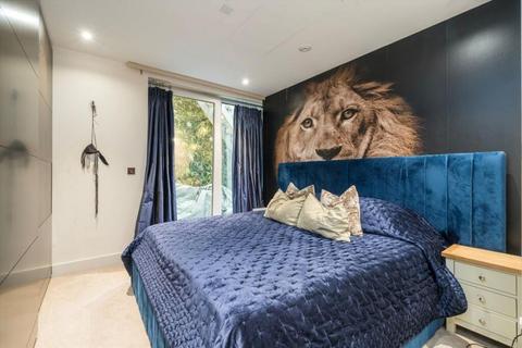 2 bedroom flat to rent, Radnor Terrace, London