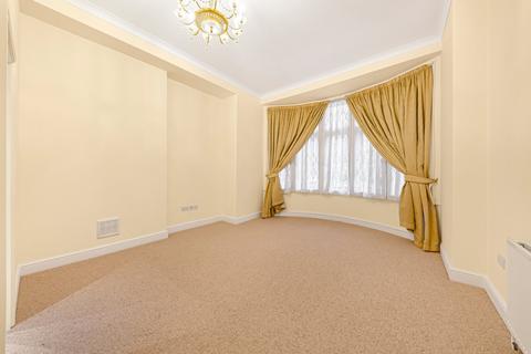 3 bedroom flat to rent, Broadhurst Gardens, London