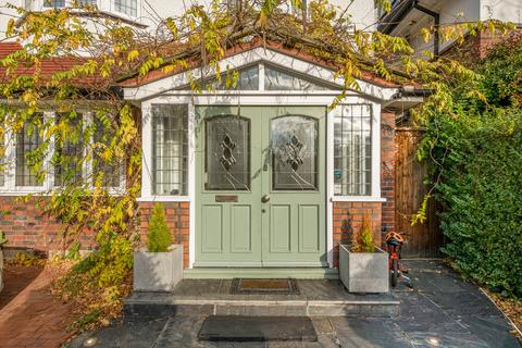 undefined, Chesterfield Road, London