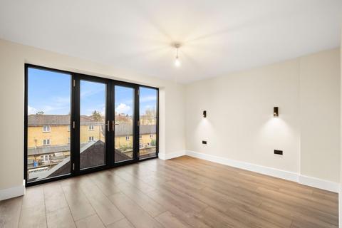 2 bedroom flat to rent, Glebe Road, London