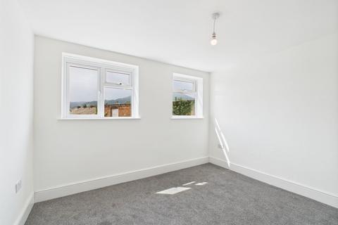 2 bedroom flat for sale, Flat B, 22 Brecon Road, Abergavenny, NP7 5UG