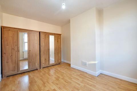 2 bedroom terraced house to rent, Conference Place, Leeds LS12