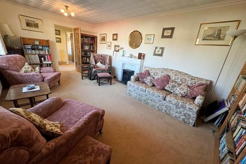 4 bedroom detached bungalow for sale, Ger Y Llan, Penrhyncoch, Aberystwyth