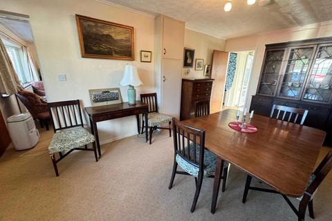 4 bedroom detached bungalow for sale, Ger Y Llan, Penrhyncoch, Aberystwyth