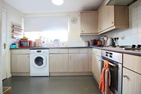 undefined, Mir Crescent, Swindon SN25