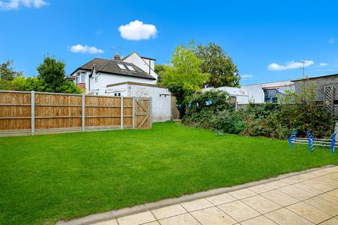 undefined, Bridgwater Drive, Westcliff-on-sea, SS0 0
