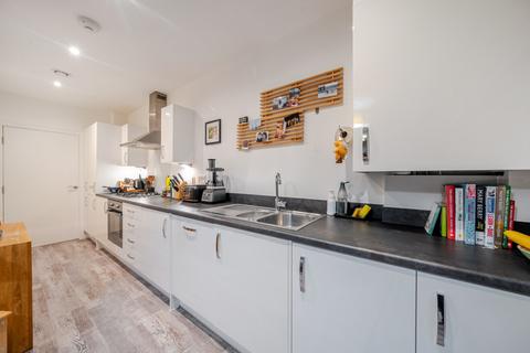 1 bedroom apartment for sale, Disraeli House, 3 Breakspear Gardens, London, SW19