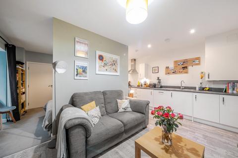 1 bedroom apartment for sale, Disraeli House, 3 Breakspear Gardens, London, SW19