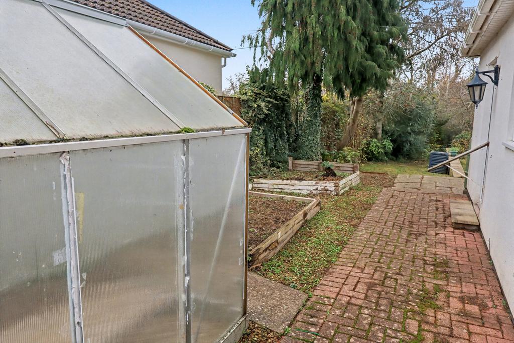 Garden to the side with vegetable plot