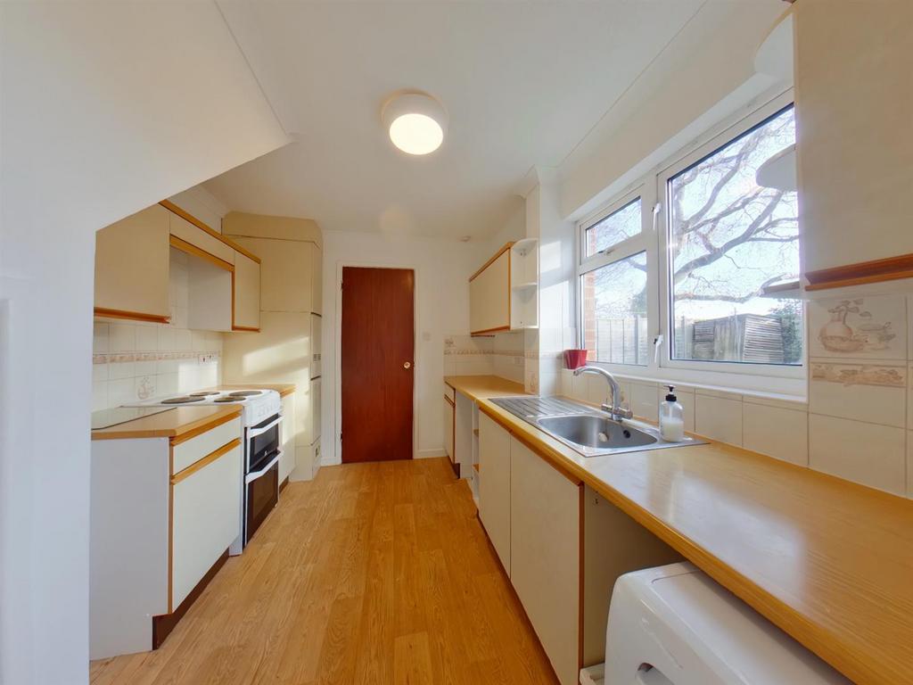 Kitchen (1).jpg