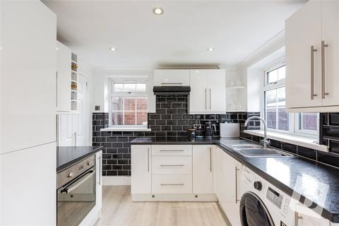 2 bedroom terraced house for sale, Esmond Close, Rainham, RM13