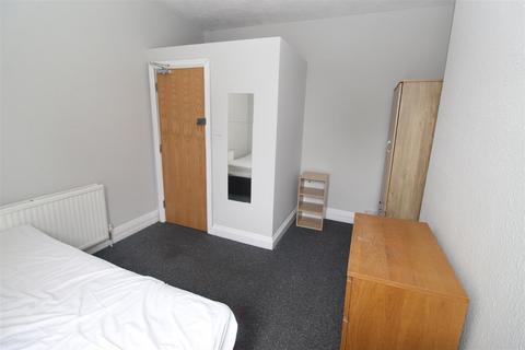 6 bedroom house to rent, Pen Y Wain Road, Cardiff CF24