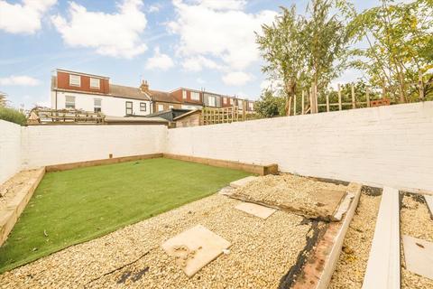 3 bedroom end of terrace house for sale, Chesham Terrace, London W13