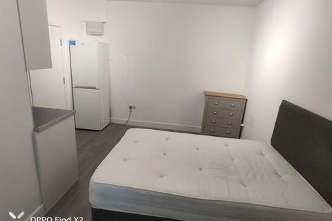 Studio to rent, Flat 2, London W10