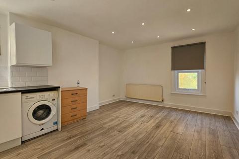 1 bedroom flat to rent, Long Lane N3