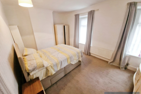 4 bedroom terraced house to rent, Allensbank Road, Caerdydd, CF14