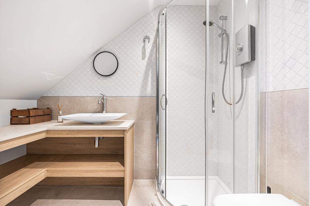 En-Suite Bathroom