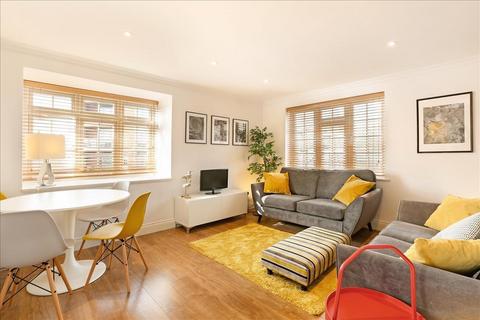 2 bedroom flat to rent, Cromwell Close, Acton